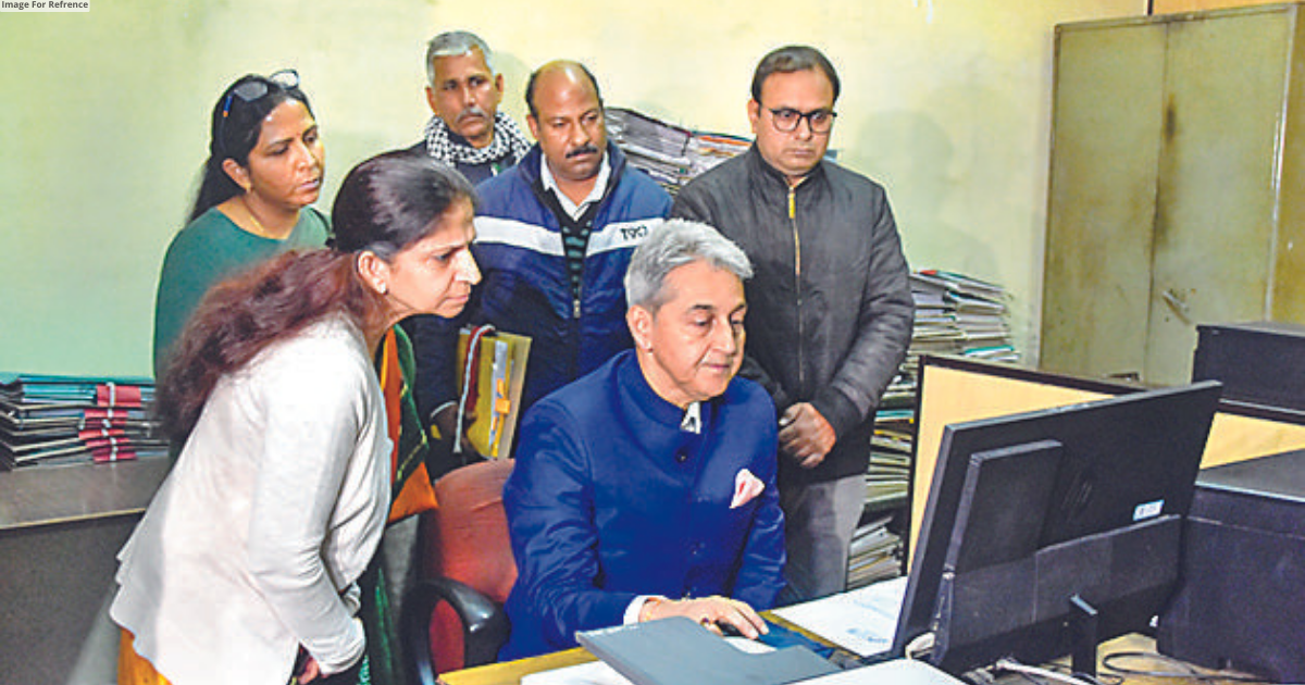 Workaholic Chief Secretary Pant conducts surprise check on his b’day
